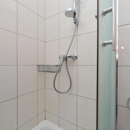 Fuer Fuenf Personen Im Ersten Stock By Interhome Appartement