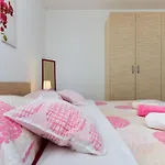 Fuer Fuenf Personen Im Ersten Stock By Interhome