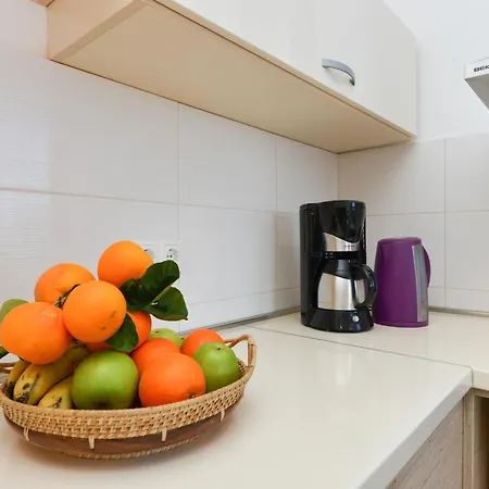 Fuer Fuenf Personen Im Ersten Stock By Interhome Lejlighed