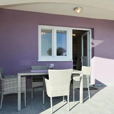 Fuer Fuenf Personen Im Ersten Stock By Interhome Lejlighed *