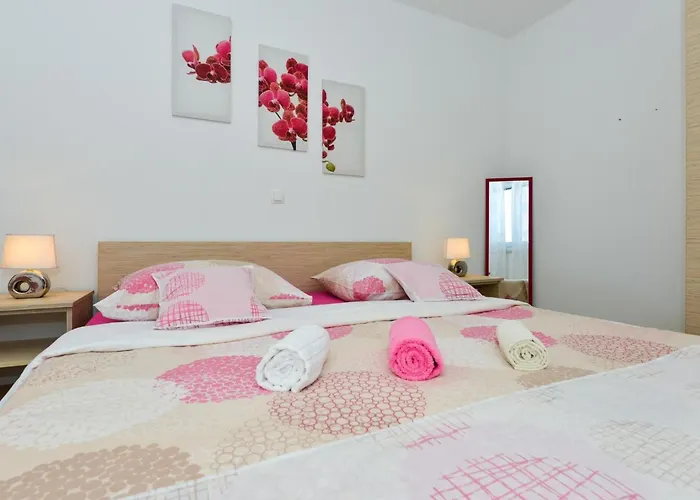 Апартаменты Fuer Fuenf Personen Im Ersten Stock By Interhome Вир