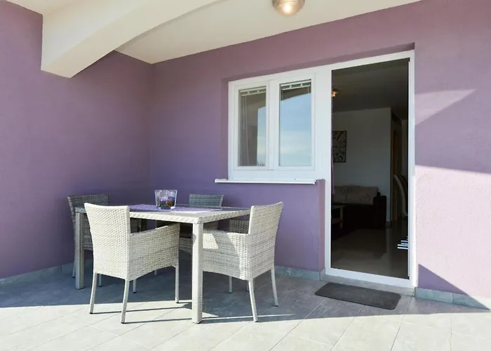 Fuer Fuenf Personen Im Ersten Stock By Interhome Апартаменты Вир