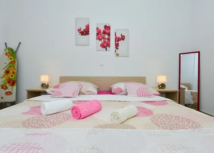 Fuer Fuenf Personen Im Ersten Stock By Interhome *