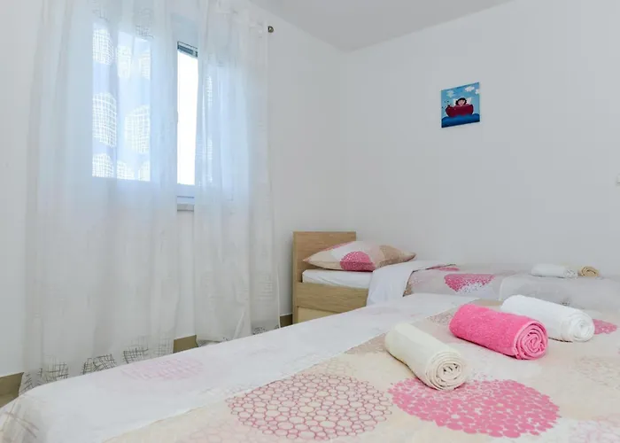 Fuer Fuenf Personen Im Ersten Stock By Interhome Апартаменты *